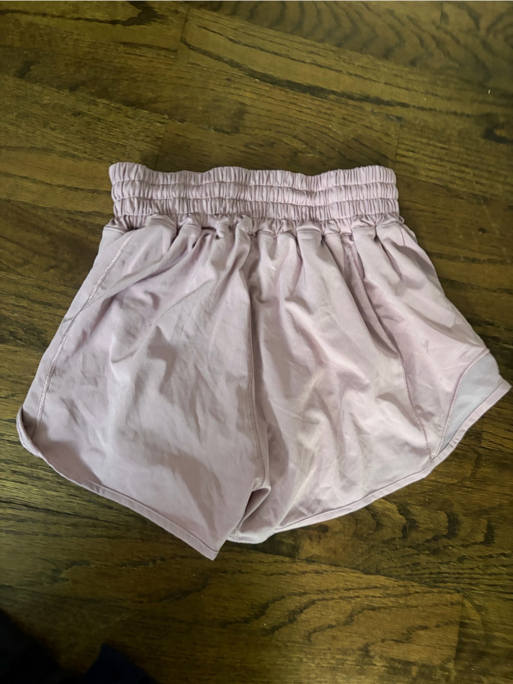 Lululemon mauve hotty hot shorts size 2